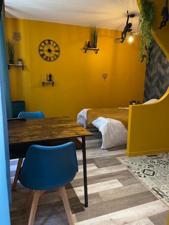 Jungle Room Romans-sur-Isère Buitenkant foto